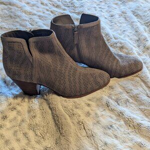 Violet & Red Brand Jensen Heeled Bootie, Taupe, Sz 10